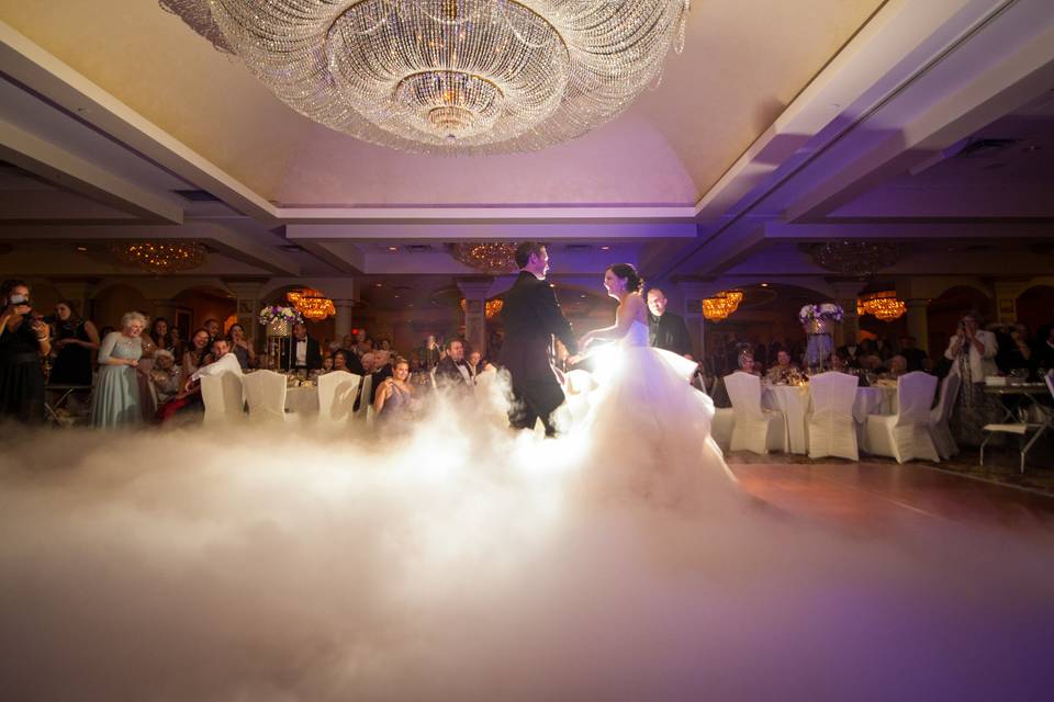 1st dance with dry ice