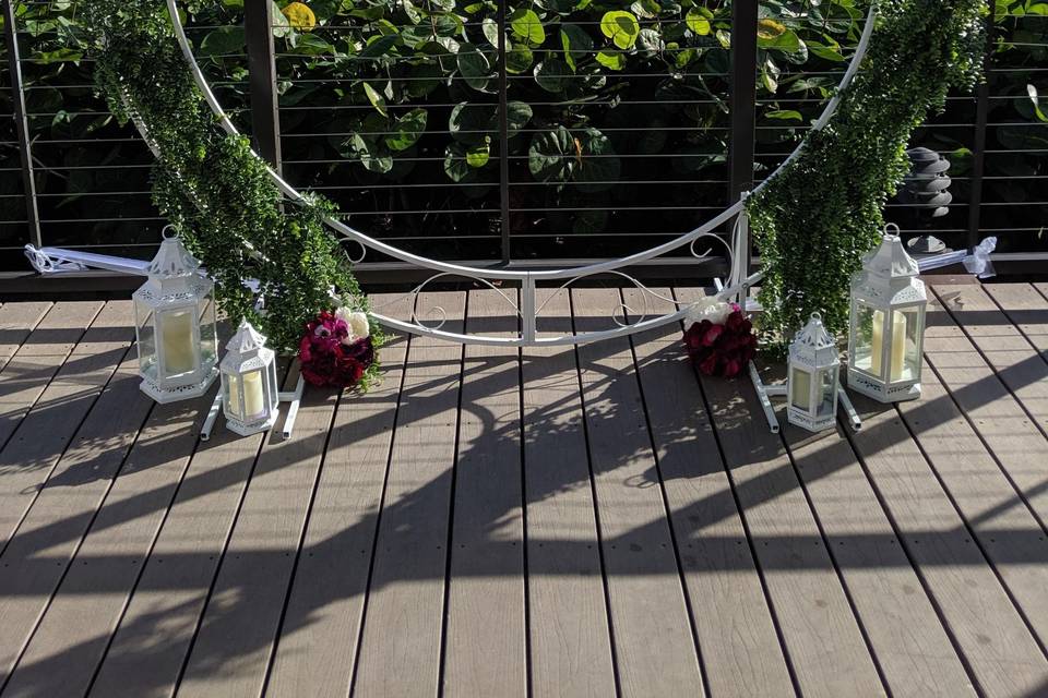 Covered Deck, Ceremony