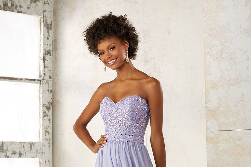 Style 21501	Beautiful Bridesmaids Dress Featuring a Fitted Sweetheart Bodice Accented with Intricate Embroidery and Beading. The Flowy Chiffon Skirt Completes the Look. Zipper Back. Available in 15 colors.