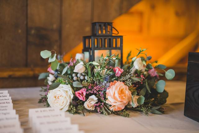Centerpiece - Plugovoy Photography