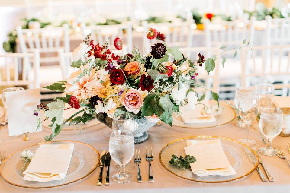 Floral centerpiece | Catie Coyle Photography