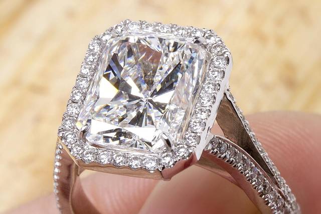 See Kathy Hilton's Diamond Ring from Rick Hilton (PHOTOS) | The Daily Dish