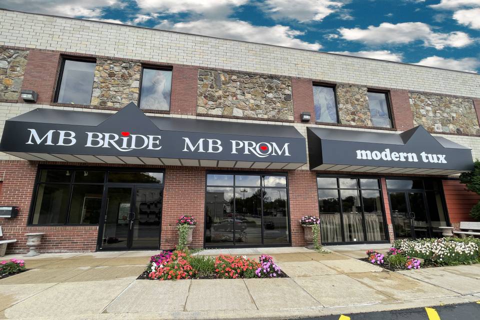 15,600 sq. ft of wedding dress