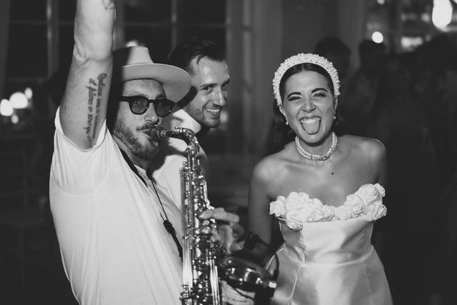 SaxTellers - DJ & Sax Live