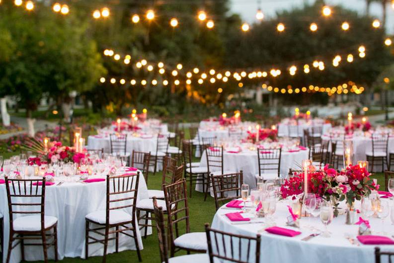 Round table setup with a touch of pink | Michael Segal Photography