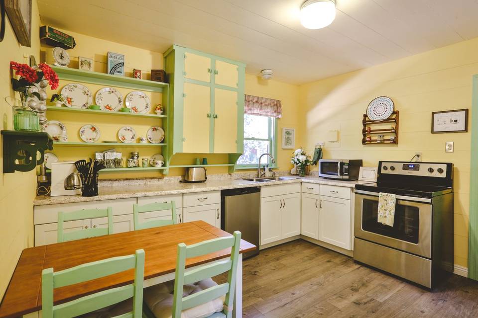 Trackside cabin kitchen