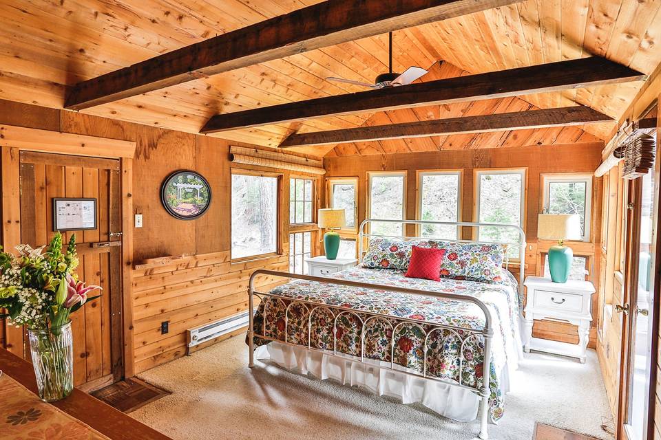 Creekside cabin main bedroom