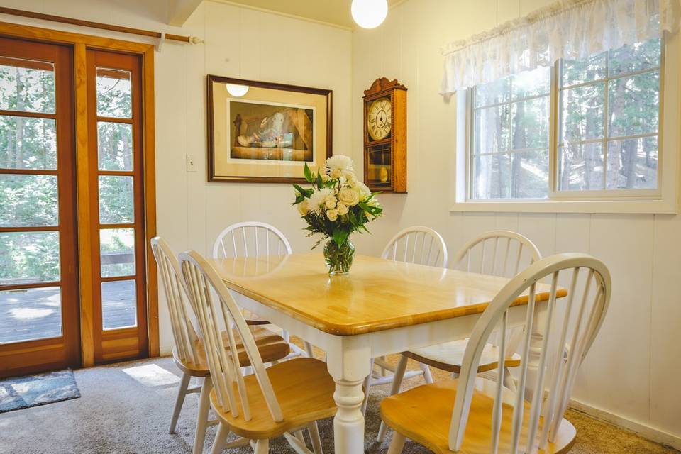 Northfield cabin dining room