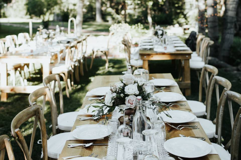 Wedding kisses