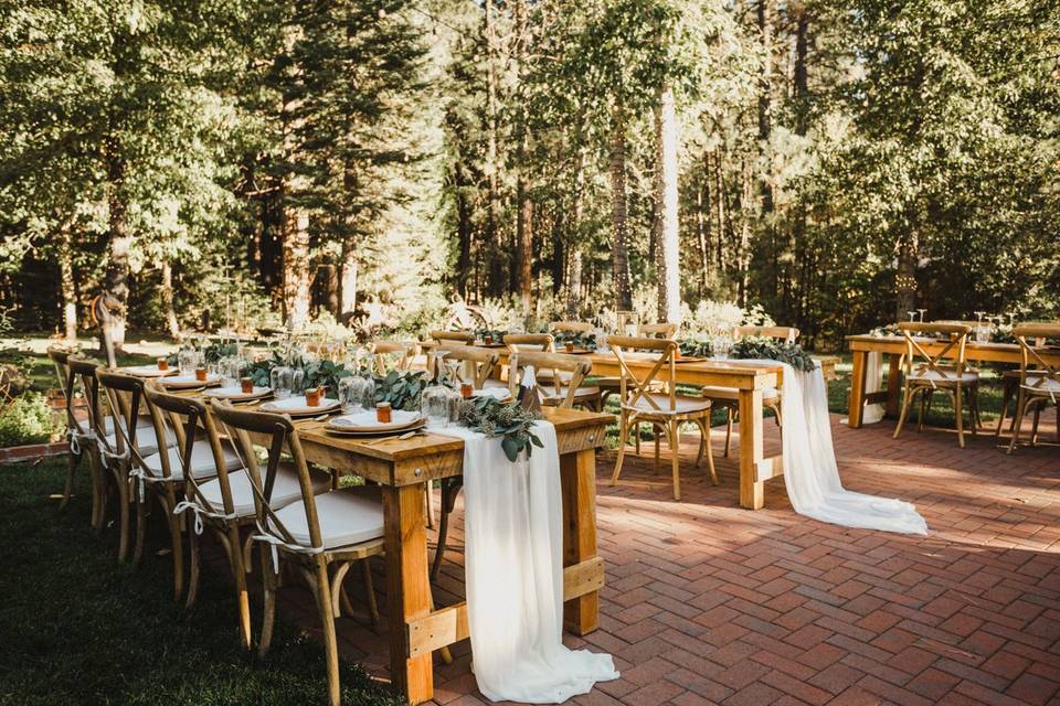 Table setting garland