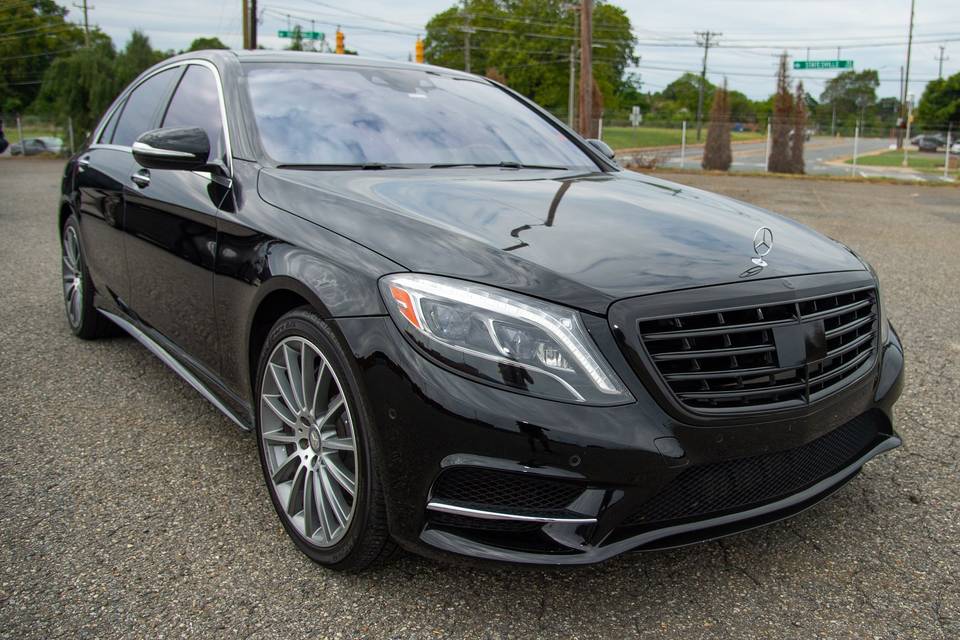 Luxury SEDAN