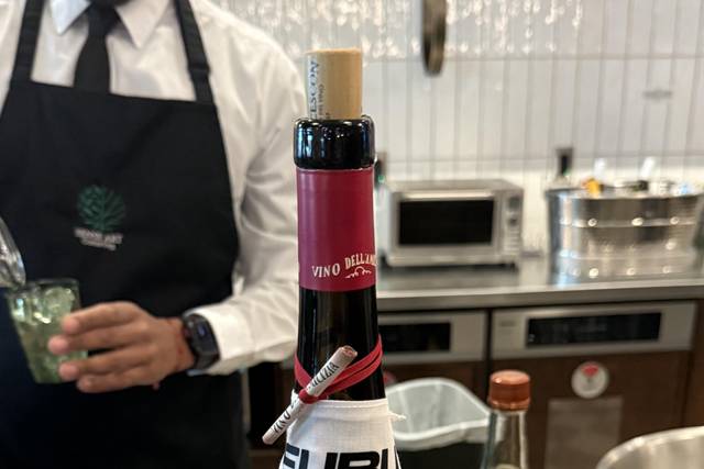 Wedding Wine Favors and Gifts