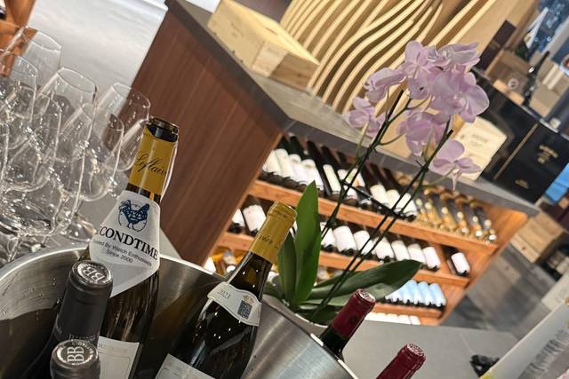 Wedding Wine Favors and Gifts