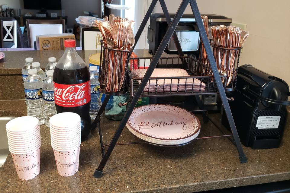 Dolly set up plates