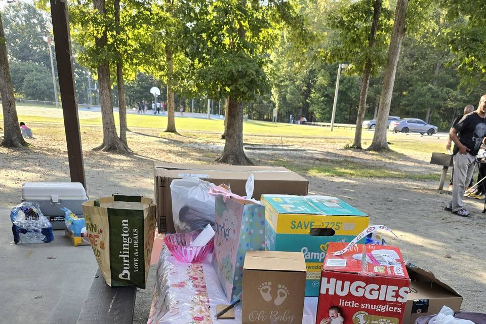 Baby shower gift table