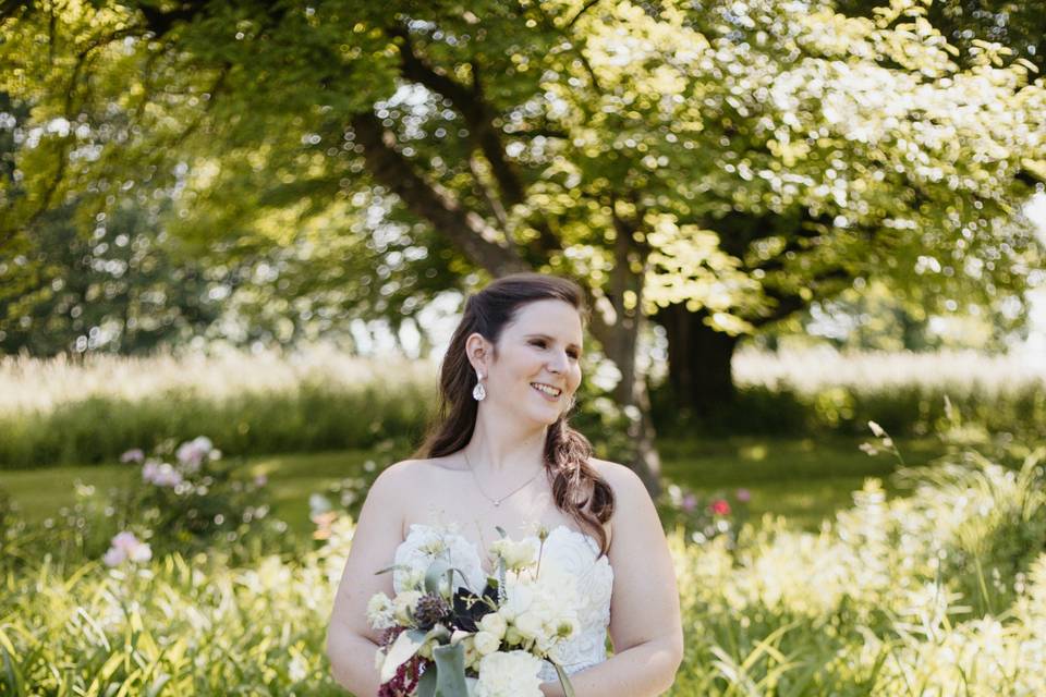 White Poppy Weddings