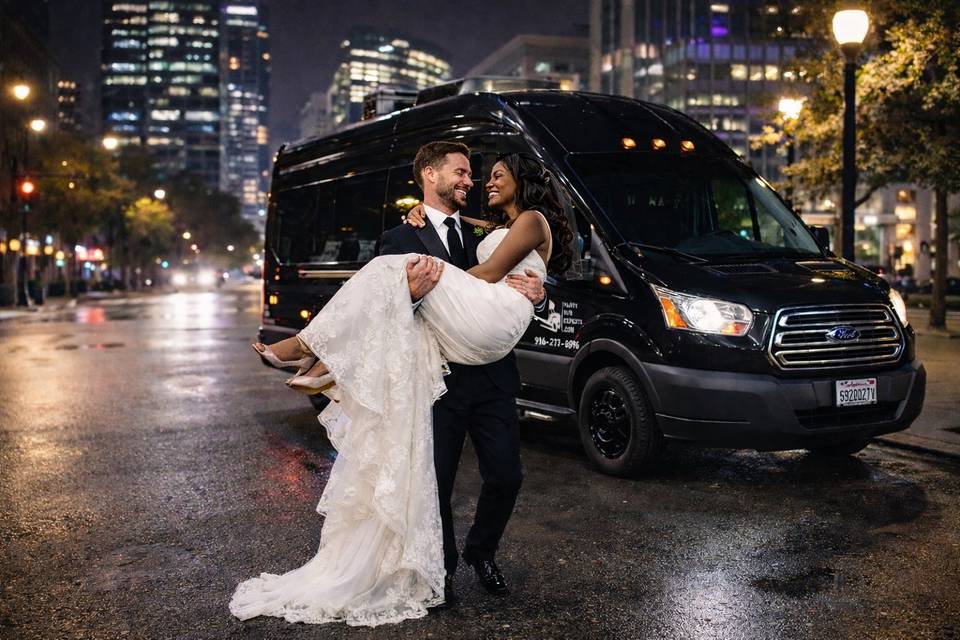 Tour Shuttle Wedding