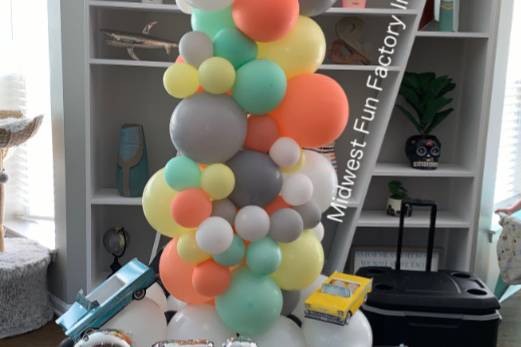 Custom balloon column
