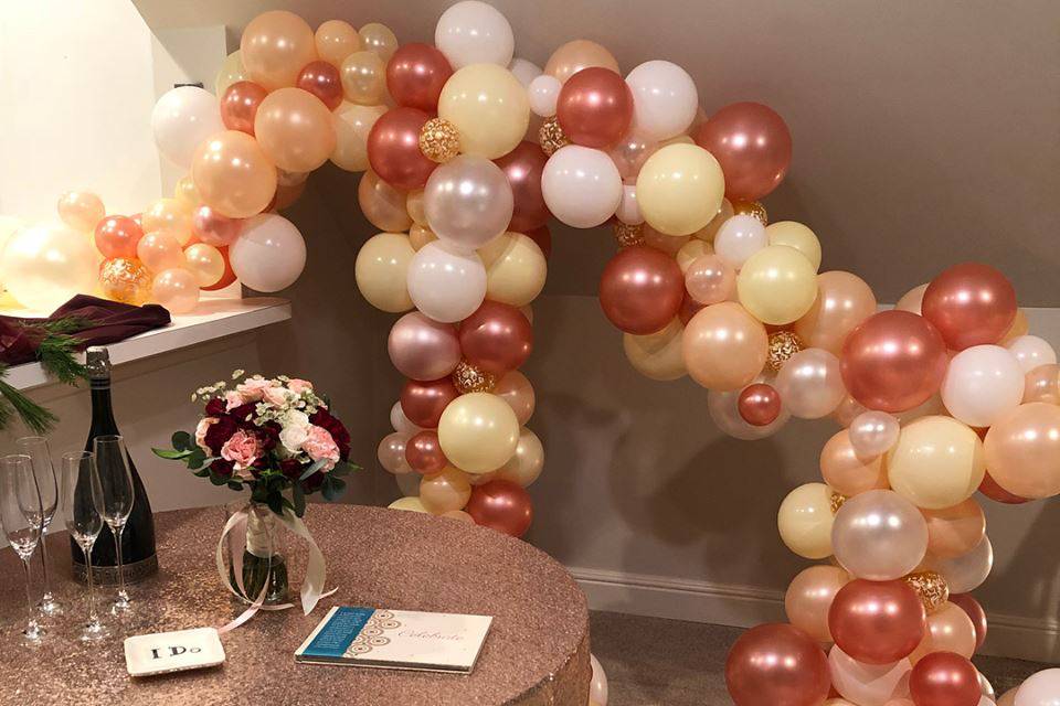 Wedding walk balloon decor