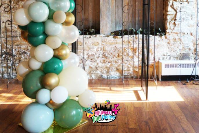 Forest colors balloon arch