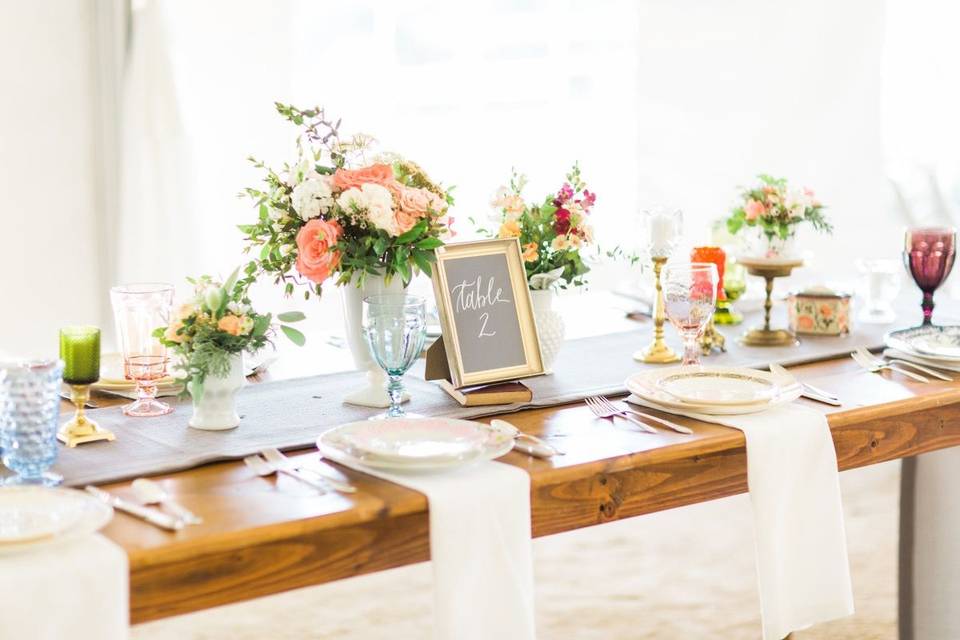 Wooden table setup | Annie Watts Photography