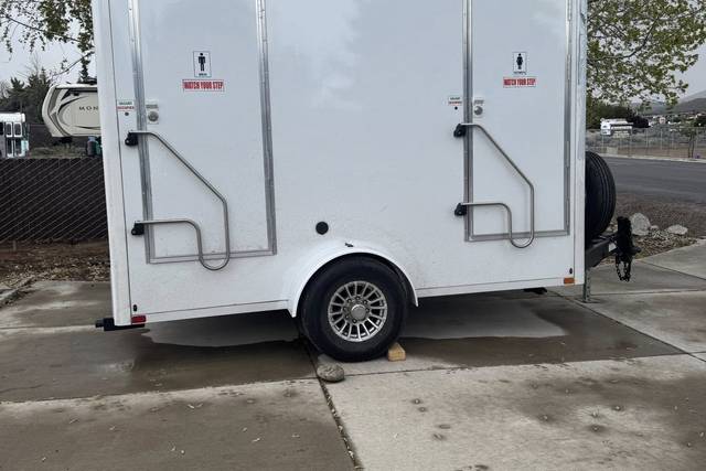 CAMIT'S LUXURY RESTROOMS LLC