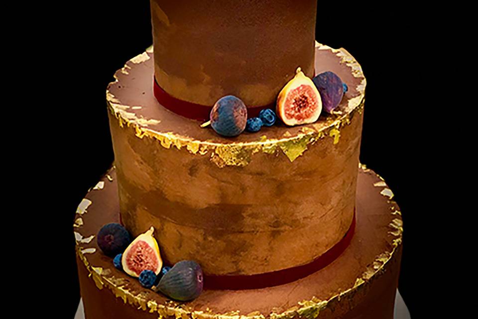 Chocolate tiered cake w figs