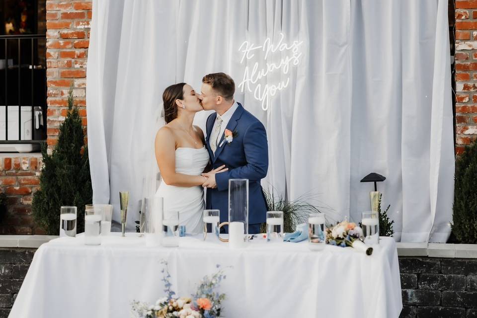 Head Table Arrangement