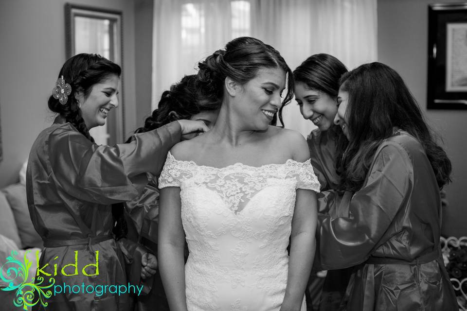 Bride with the bridesmaids