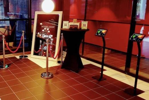 Snap Your Reflection Photobooths