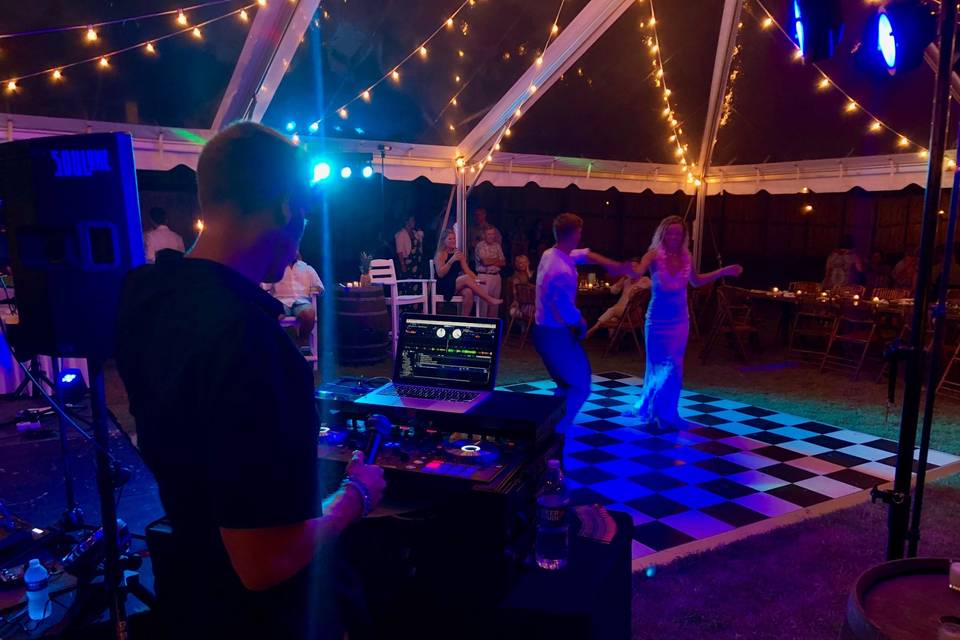 Nags Head Wedding, 1st Dance