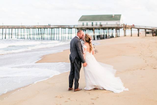 Colorful and Romantic Southern Summer Wedding in North Carolina 