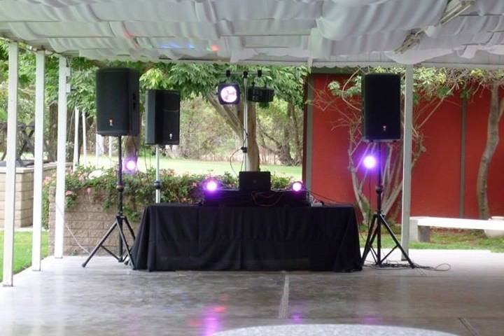 UHDJS PROFESSIONAL DJ SERVICES