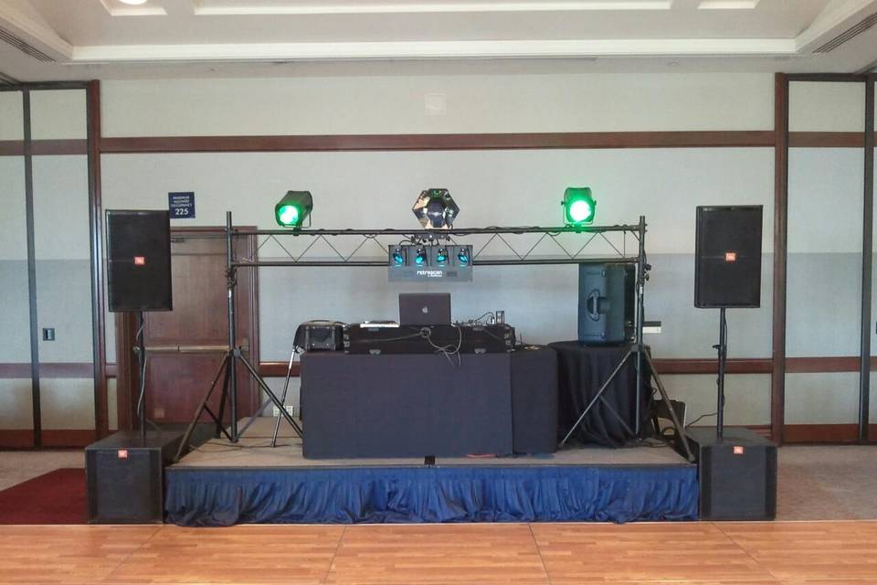 UHDJS PROFESSIONAL DJ SERVICES