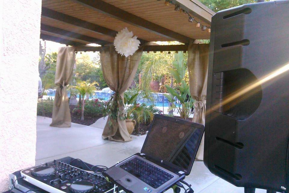 UHDJS PROFESSIONAL DJ SERVICES