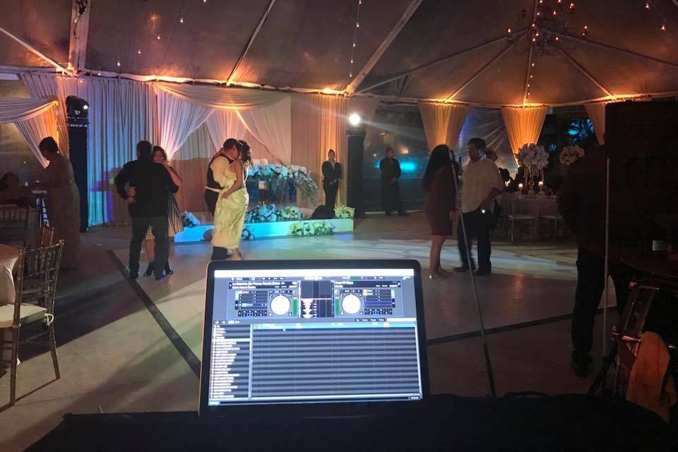 UHDJS PROFESSIONAL DJ SERVICES