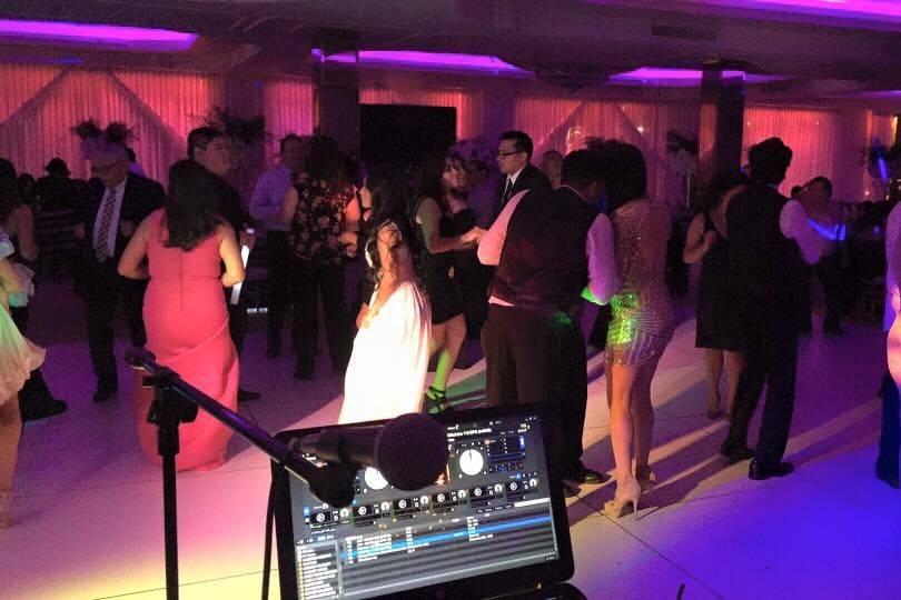 UHDJS PROFESSIONAL DJ SERVICES