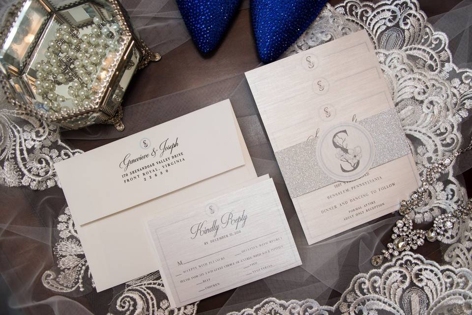 Silver metallic textured suite