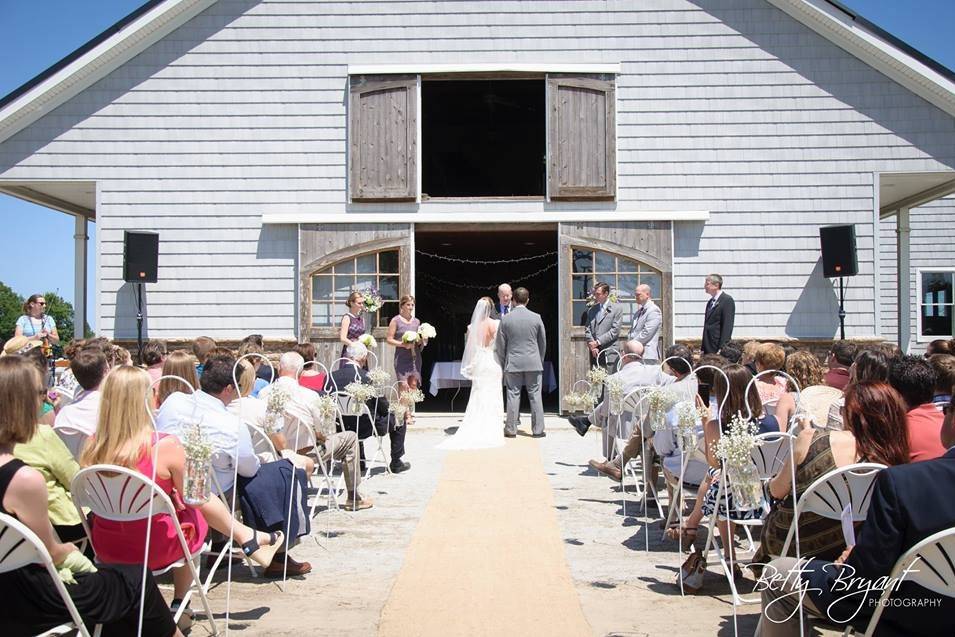 Barn Lawn Ceremony