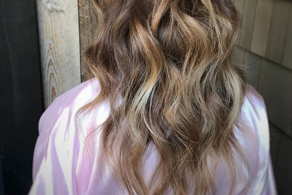 Soft waves with a low half up style