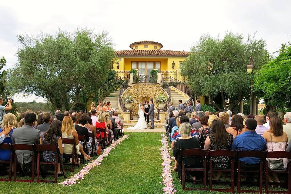 Wedding at Calipaso Winery, Paso Robles, California.