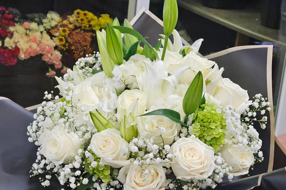 Beautiful white bouquet