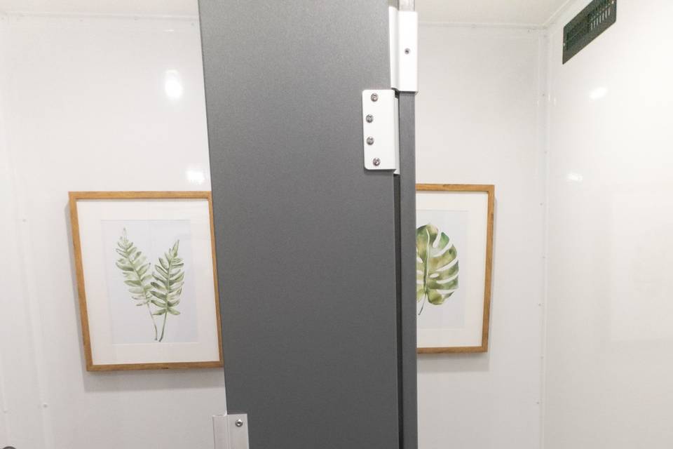 Velvet Rope Restroom Rentals OKC