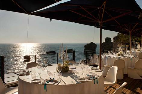 Romantic reception overlooking the sea