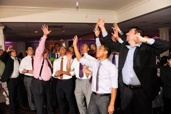 Garter toss