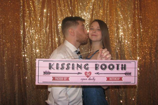 Kissing Booth