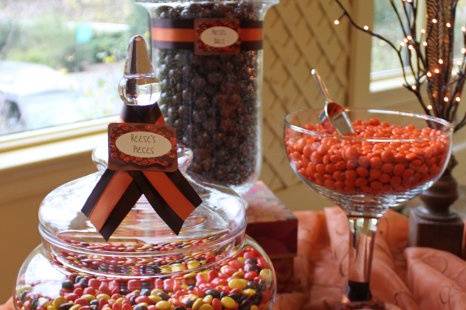 Reese's pieces, Chocolate Pretzel Balls, and M&Ms add color and flavor to the buffet.