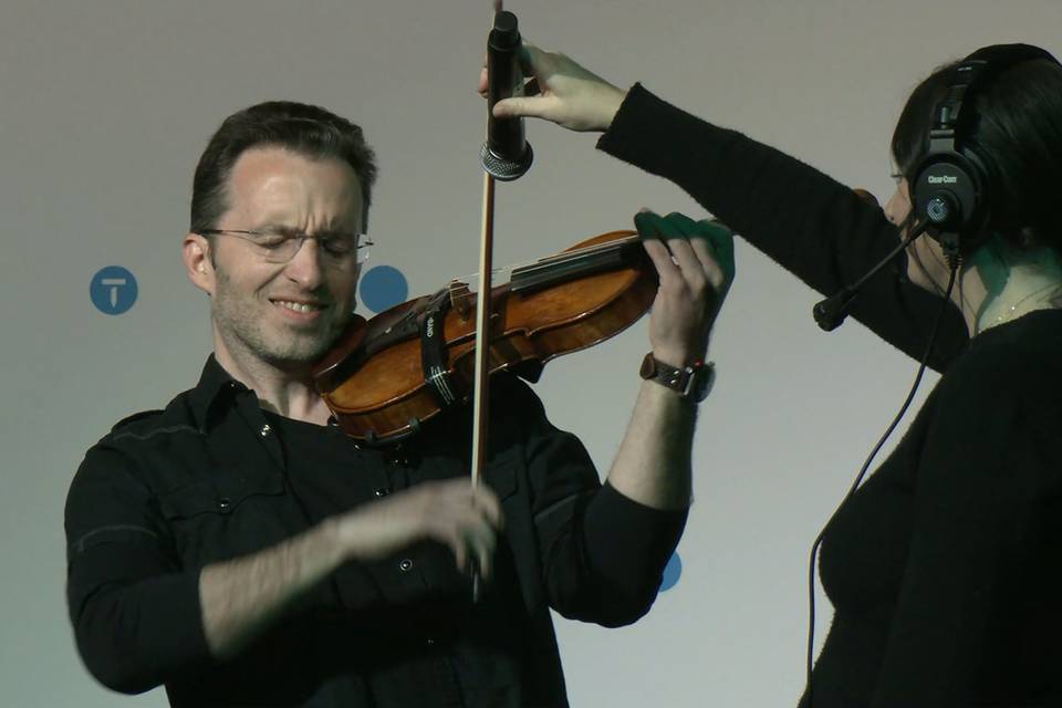Guns 'n Roses live on violin