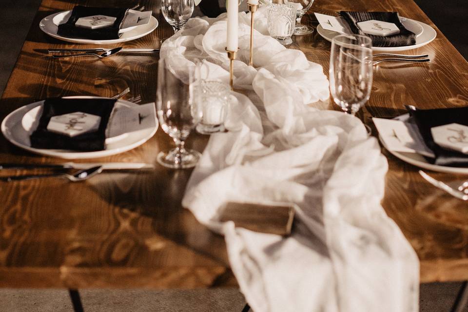 Table setting in cream