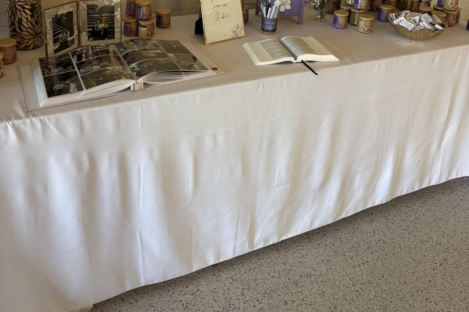 gift table